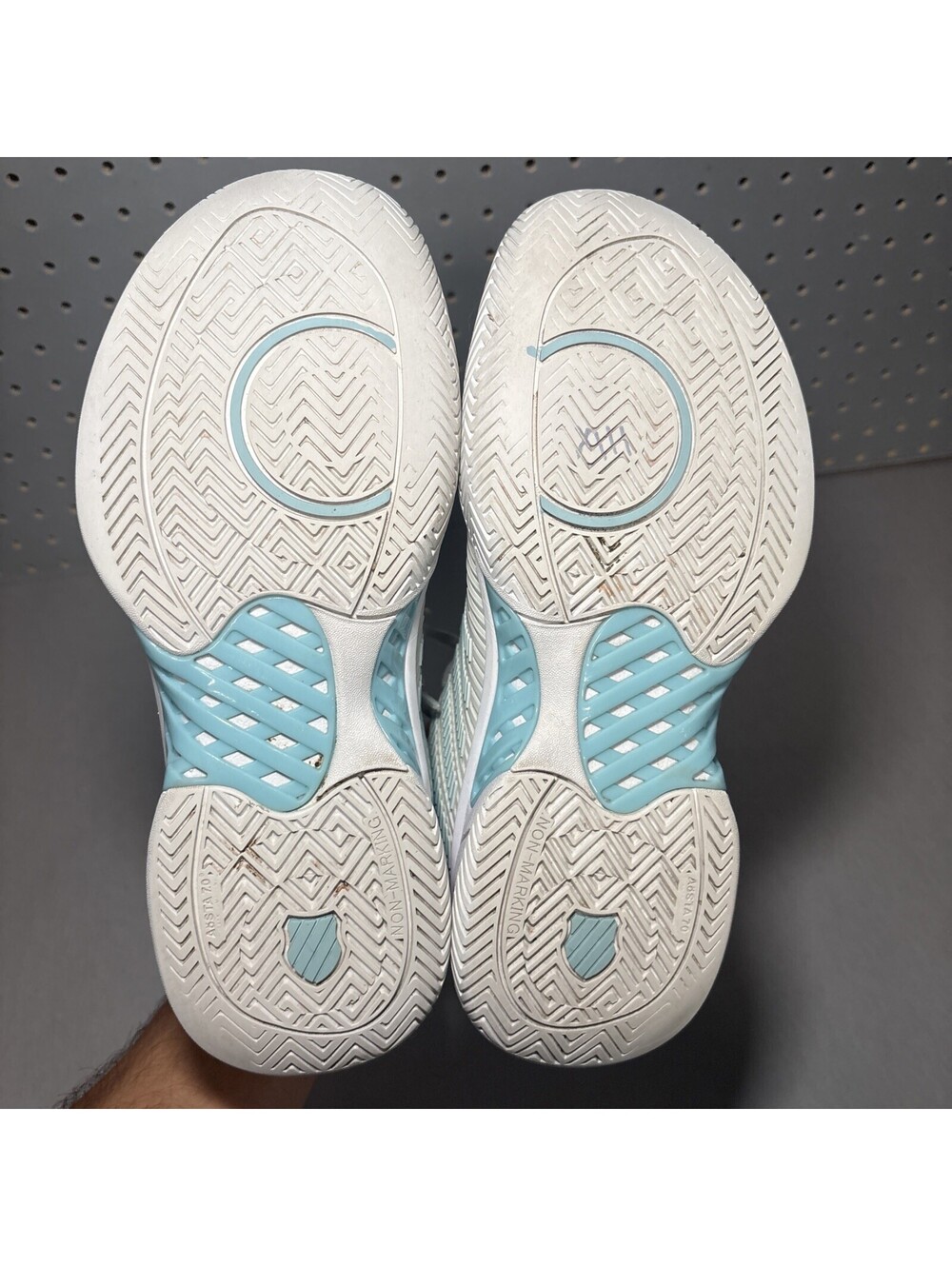 K-Swiss Hypercourt Express 2 Tennis Pickleball Shoes Womens Sz 9.5 White Blue - Picture 6 of 14